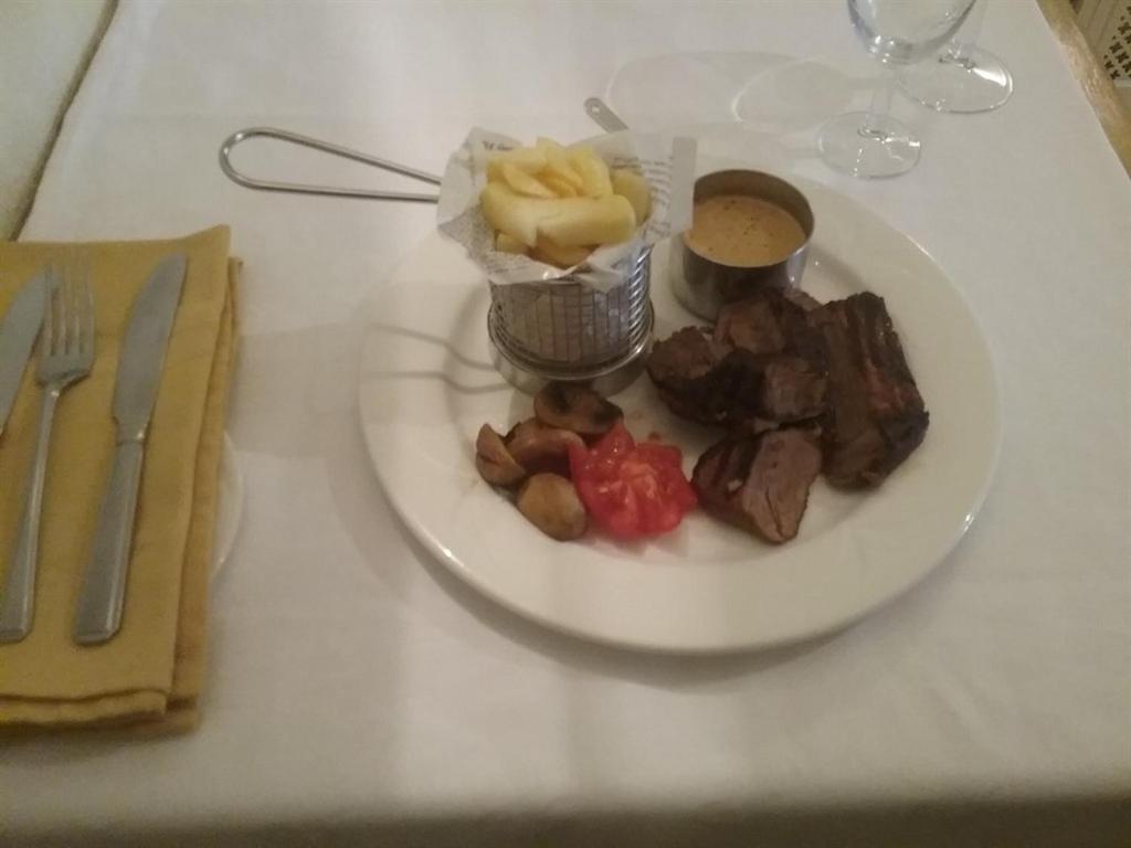 The Gower Hotel Сондърсфут Екстериор снимка